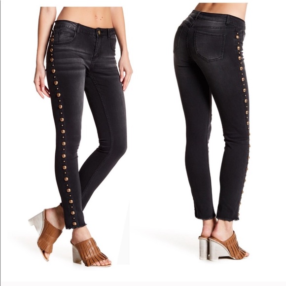 Romeo & Juliet Studded Side Skinny Jeans - Picture 7 of 7